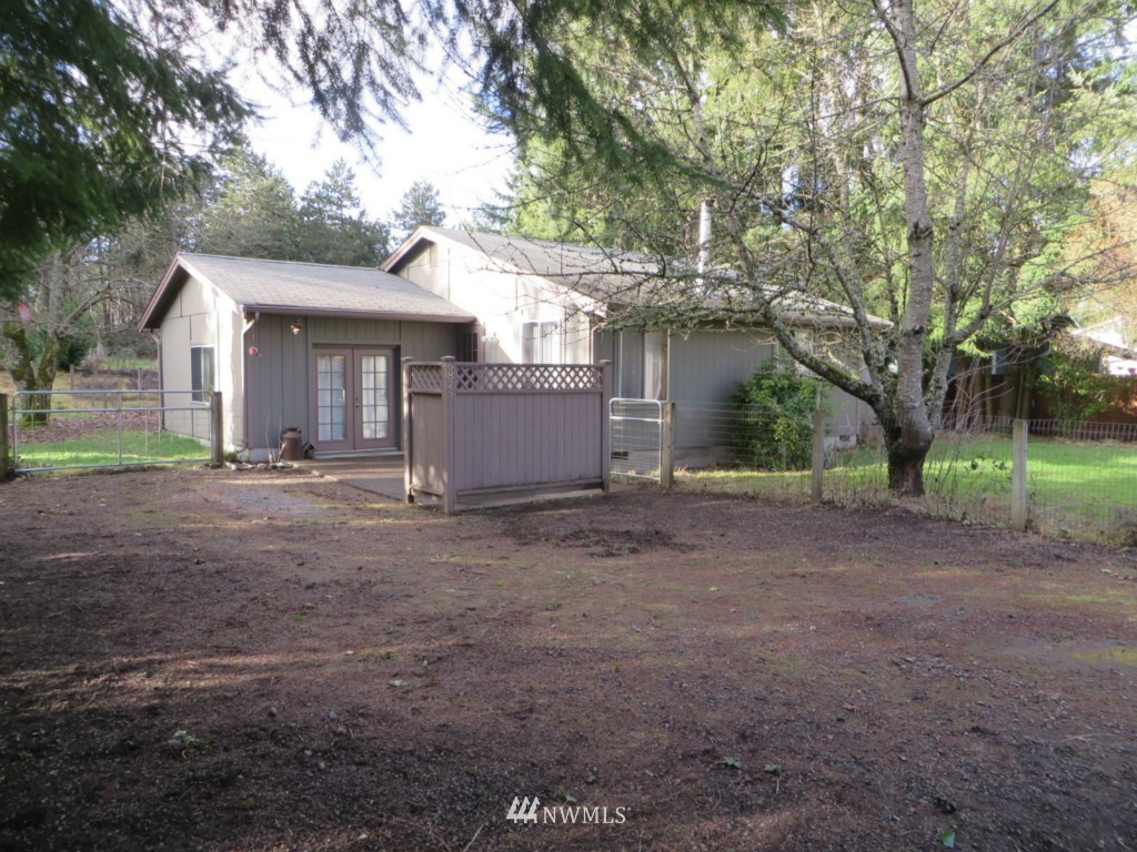 6825 Lake Saint Clair Drive