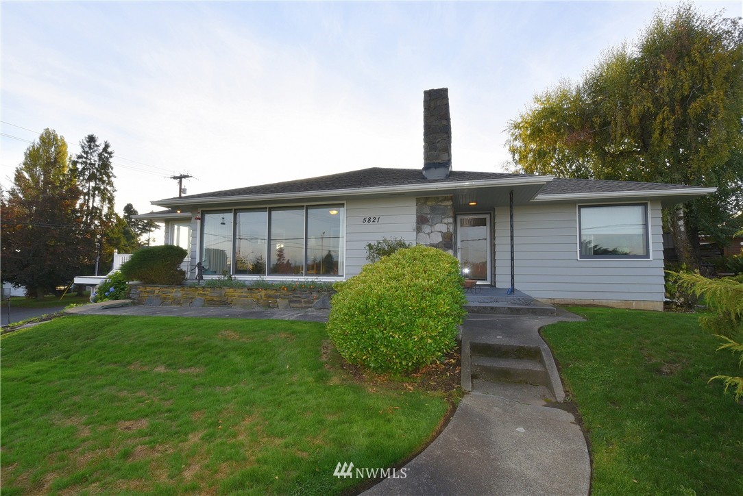5821 Vista Drive