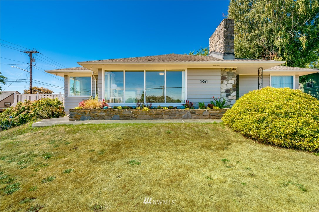 5821 Vista Drive